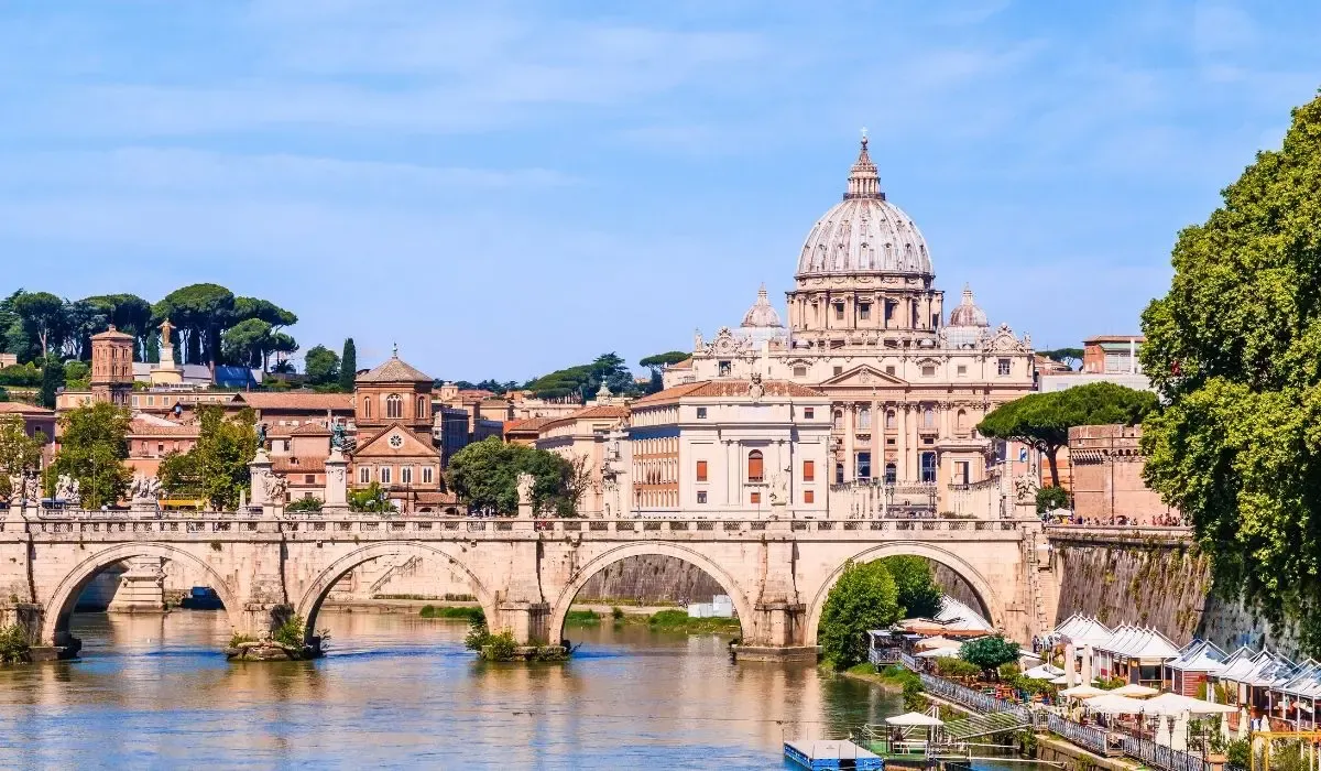 View of St. Peter’s Basilica and the Tiber River in Rome. Canadian students studying in Rome can use MTFX to transfer tuition in euros—saving money on both rates and fees.