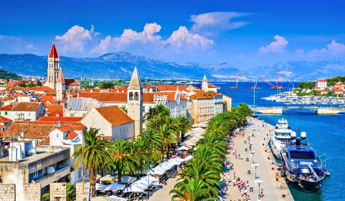 Split’s waterfront and historic core lure Canadian property buyers. MTFX ensures low-fee CAD to EUR transfers for buying real estate in Croatia.