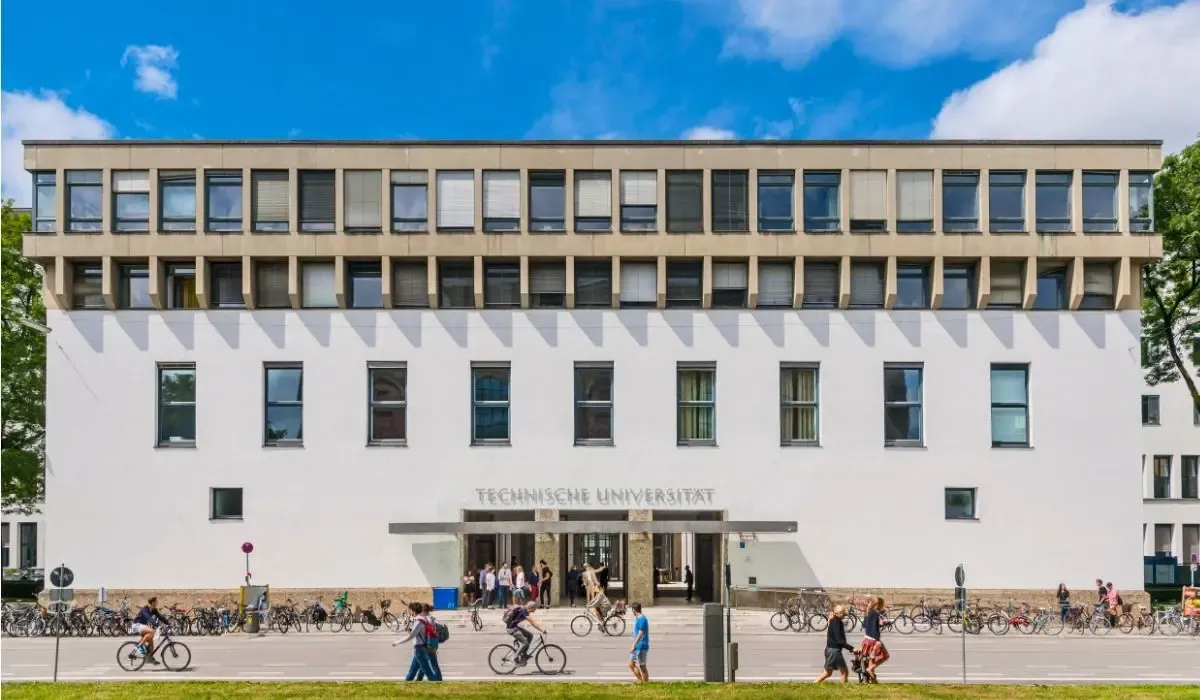 A modern lecture hall at the Technical University of Munich under a clear sky. Canadian students can transfer tuition from Canada in EUR with MTFX, secure, fast, and more cost-effective than traditional banks.