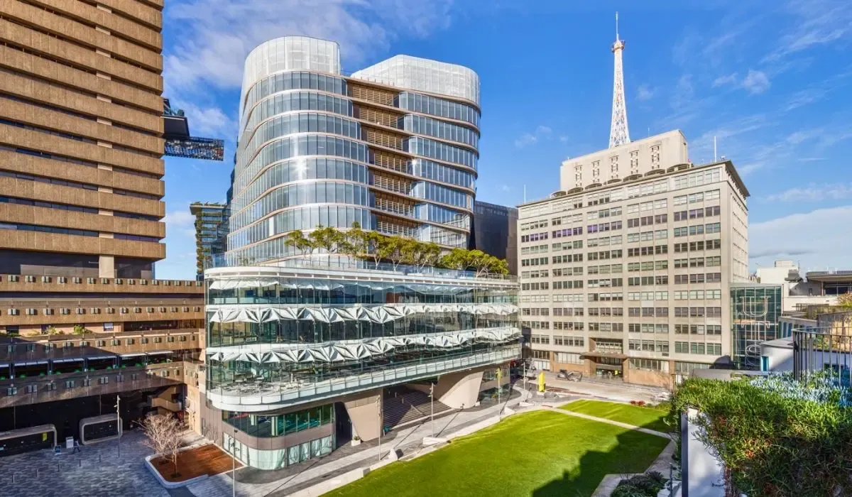 A modern depiction of the University of Technology Sydney's campus, highlighting the distinctive Dr Chau Chak Wing Building designed by architect Frank Gehry.