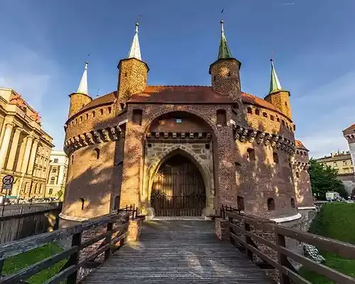 Get expert help for your online money transfers to Poland..